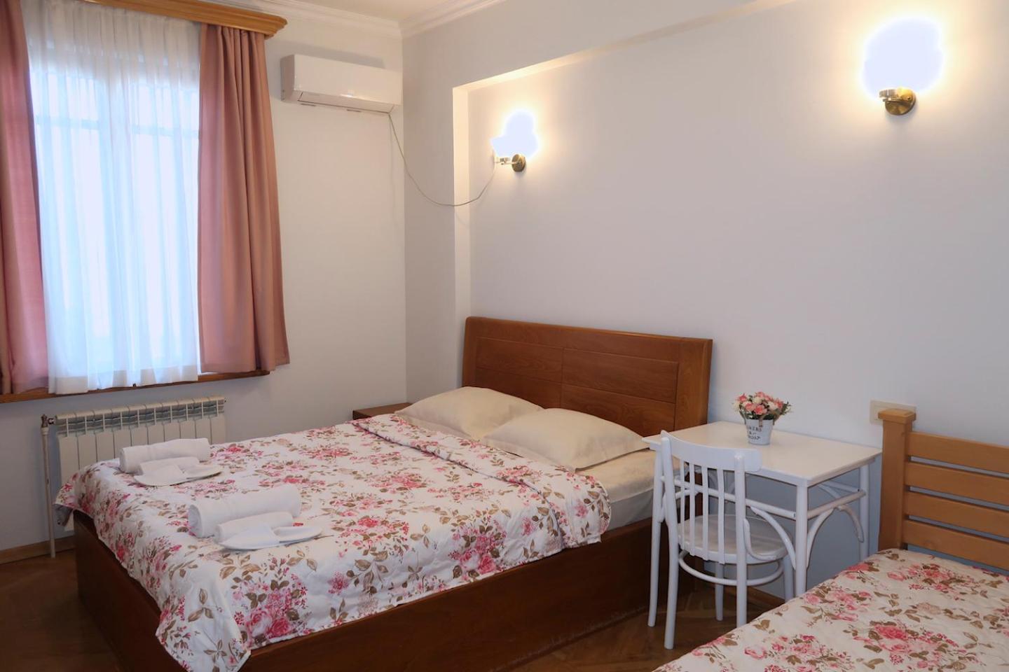 Guest House Merci Tbilisi Exteriör bild